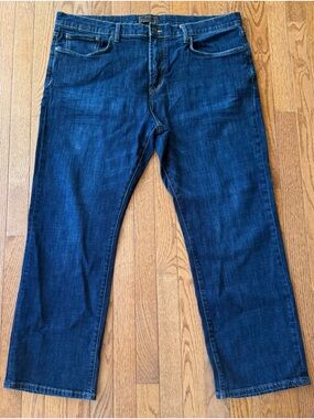 Jos. A. Bank Reserve Jeans Men’s 40x30 Straight Leg Medium Wash